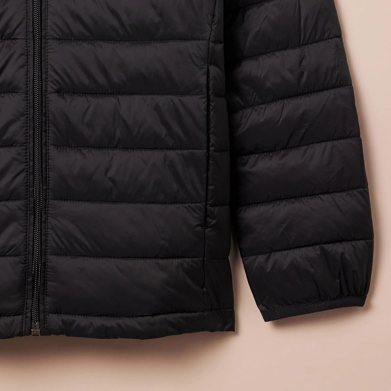 Amazon Essentials Boys and Toddlers' Lightweight Water-Resistant Packable Puffer Jacket