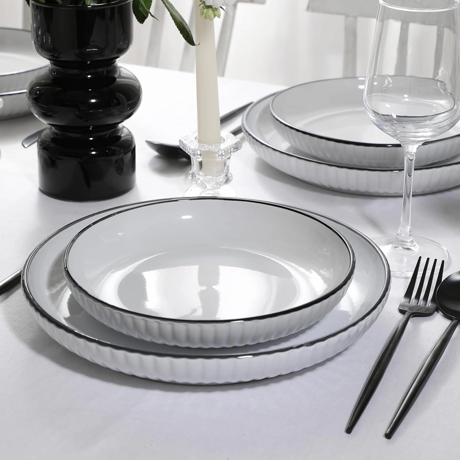 Christian Siriano Lustra Modern 16-Piece Stoneware Dinnerware Set, Plates and Bowls Set, Dinner and Salad Plates, Ramen Bowls, Dishes for 4, White