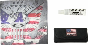 Oakley Lens Rectangular Eyeglass Cleaning Kit