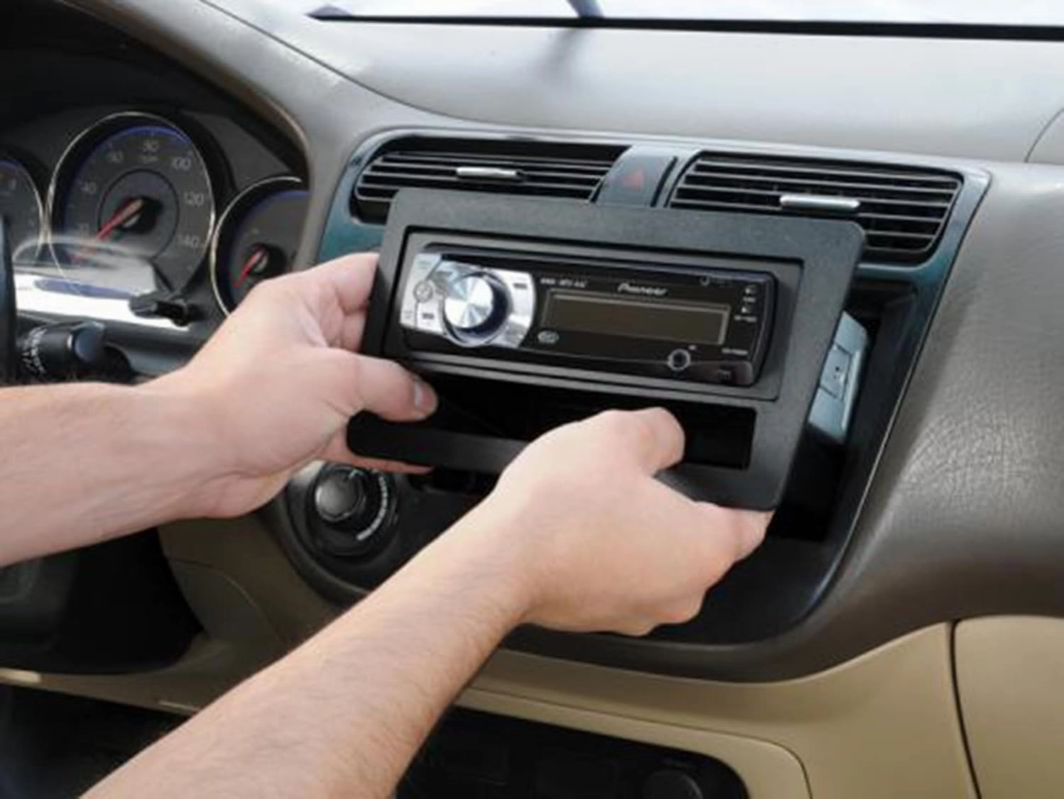 Scosche HA1567B Single DIN Dash Kit with Pocket for 2001-05 Honda Civic - Car Stereo Radio Install Kit - See Fit Guide in Images to Verify Your Vehicle