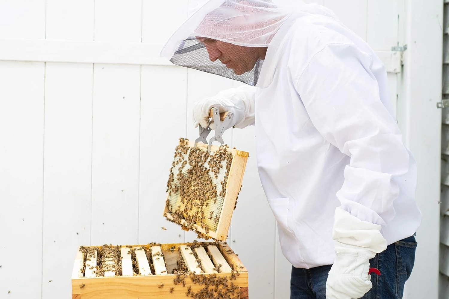 VIVO Professional White Medium Beekeeping Suit, Jacket, Pull Over, Smock with Veil BEE-V105M